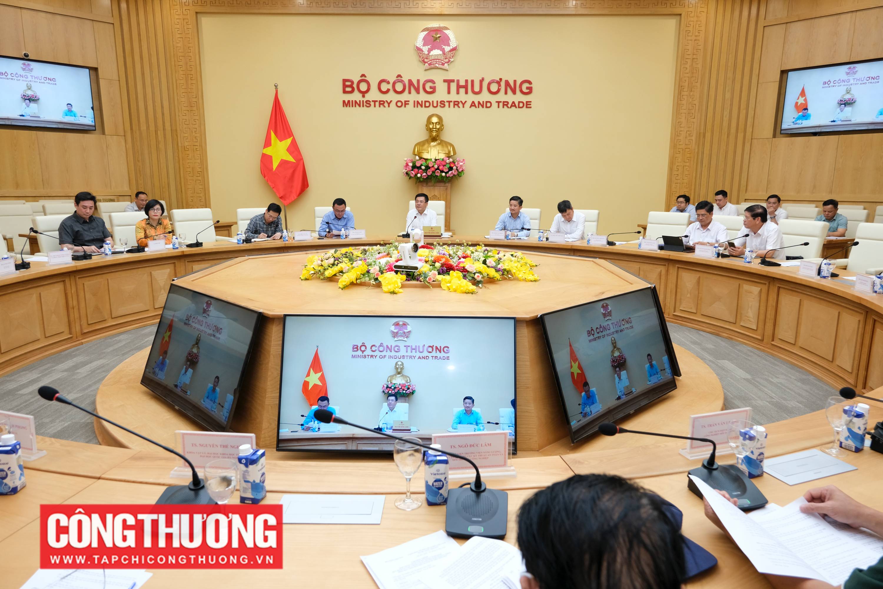 Bộ Công Thương tổ chức Hội thảo tham vấn kỹ thuật về Dự thảo Nghị định Quy định về cơ chế, chính sách khuyến khích phát triển điện mặt trời mái nhà tự sản, tự tiêu