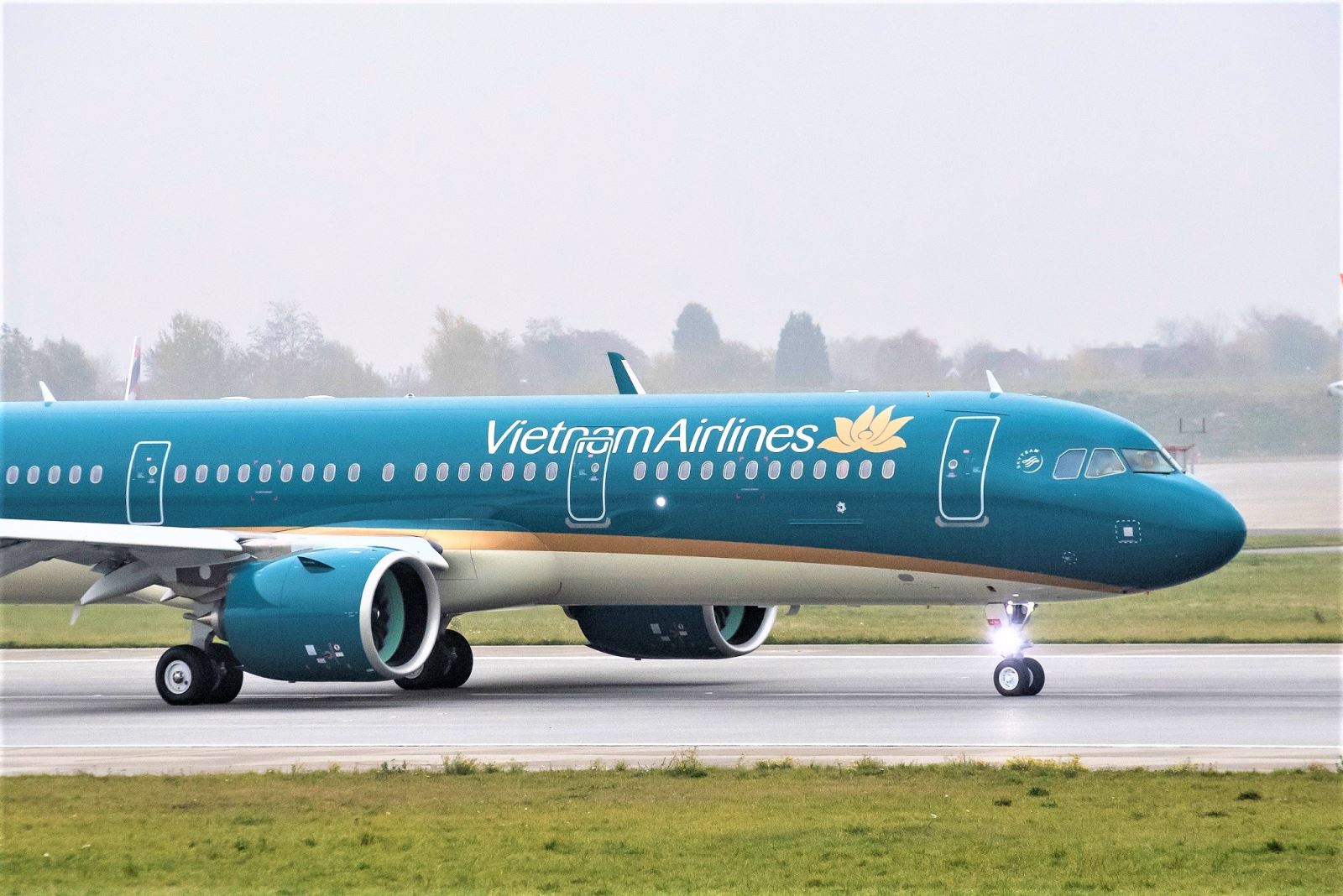 Vietnam Airlines