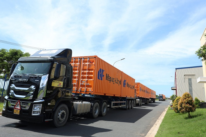 Lô hàng container đóng mới cho hãng tàu Hapag-Lloyd có tải trọng tối đa 32.500 kg, phần cửa được trang bị bản lề chống trộm và thiết bị định vị đặc biệt