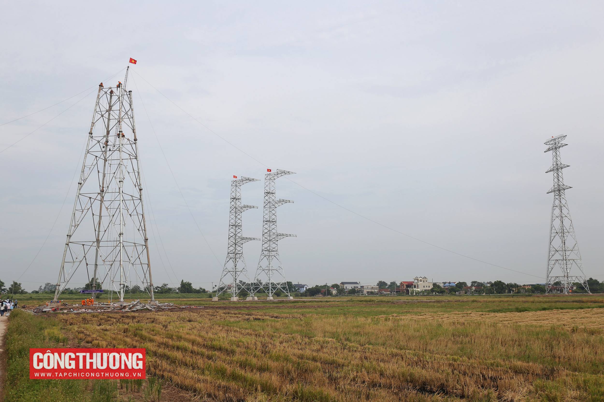 Công trường thi công Dự án đường dây 500kV NMNĐ Nam Định 1 - Phố Nối